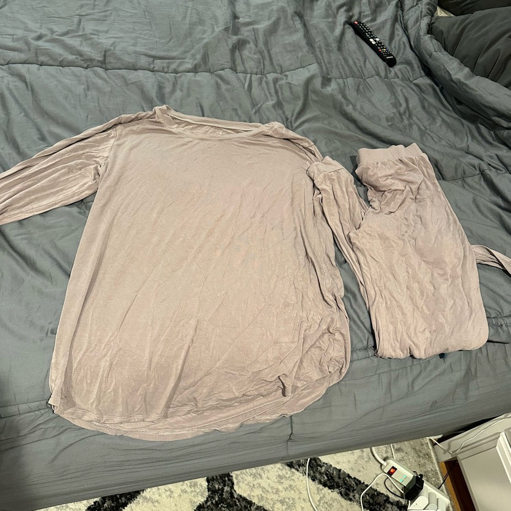 Kyte women’s pajamas size large